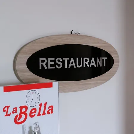 Hotel La Bella 2*
