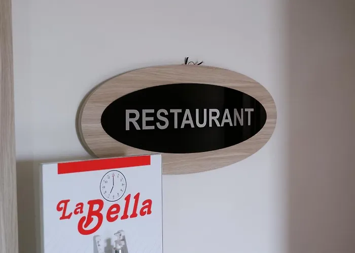 Отель La Bella 2*