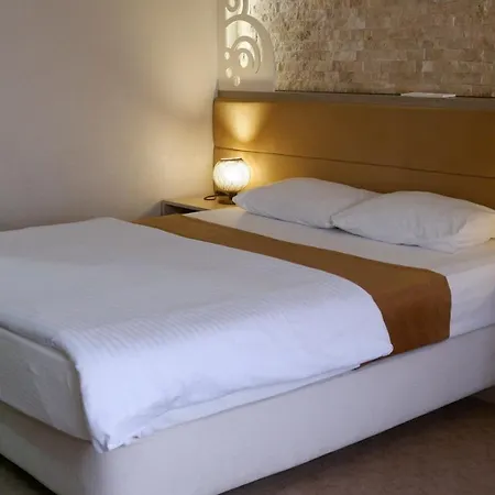 Hotel La Bella 2*