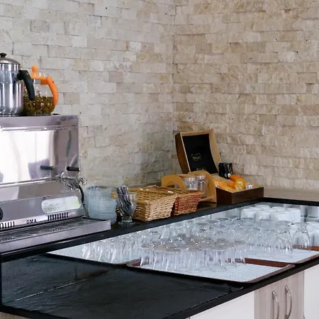 فندق La Bella آلاشهر